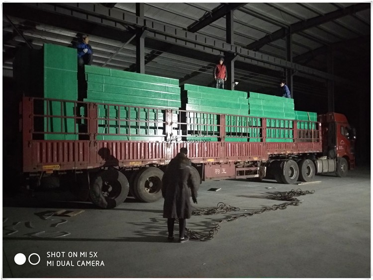 玻璃鋼橋架裝車發貨